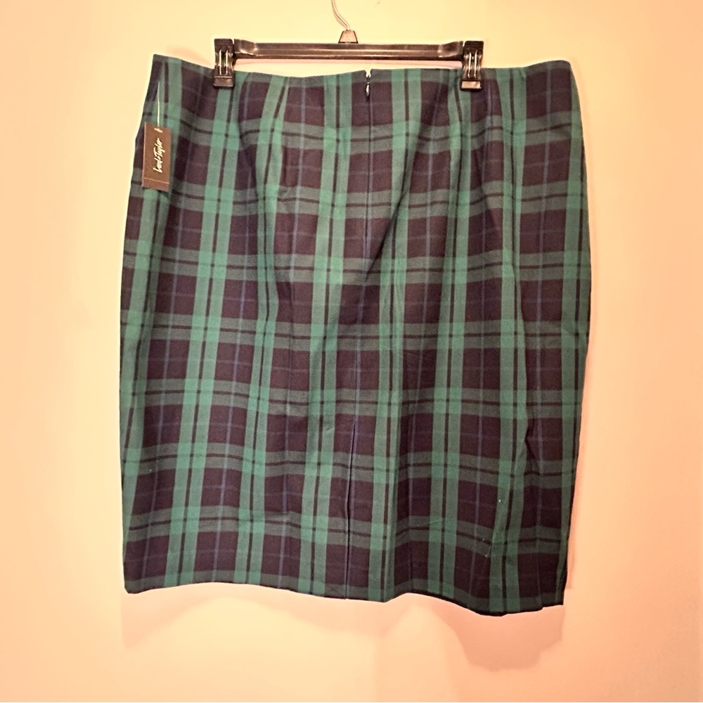 NWT 97% Cotton Lord & Taylor Green and Navy Plaid Pencil Skirt - Picture 4 of 9